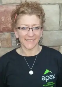 Head shot of Lisa Heaton